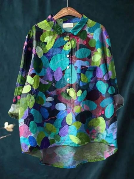 Blouse florale élégante Lila de Danoir Paris, tissu léger avec motifs floraux, vue de face sur mannequin.