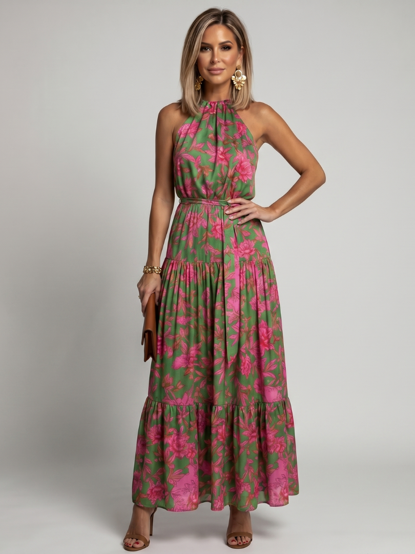 Robe midi drapée à col halter Danoir Paris, motif floral, élégante et fluide, portée avec un drapé sophistiqué.