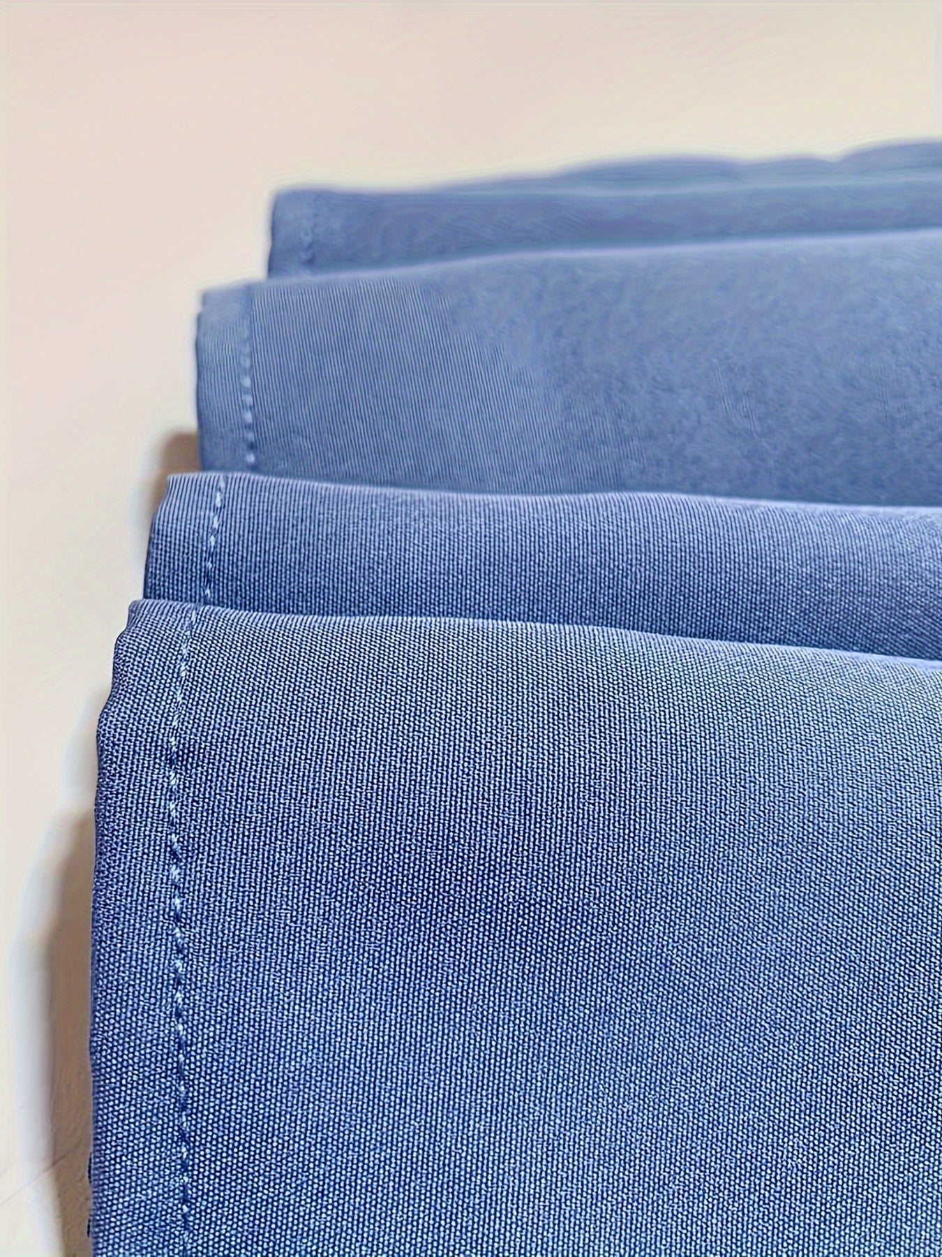 Veste Danoir Paris FR002 Daphne en bleu ciel profond, élégance décontractée pour l'automne, tissu doux et moderne.