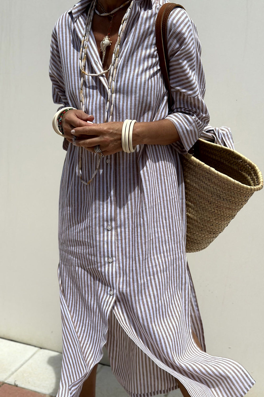 Robe chemise rose Danoir Paris Sophia, vêtement confortable en tissu léger pour femme, vue en détail sur le produit.
