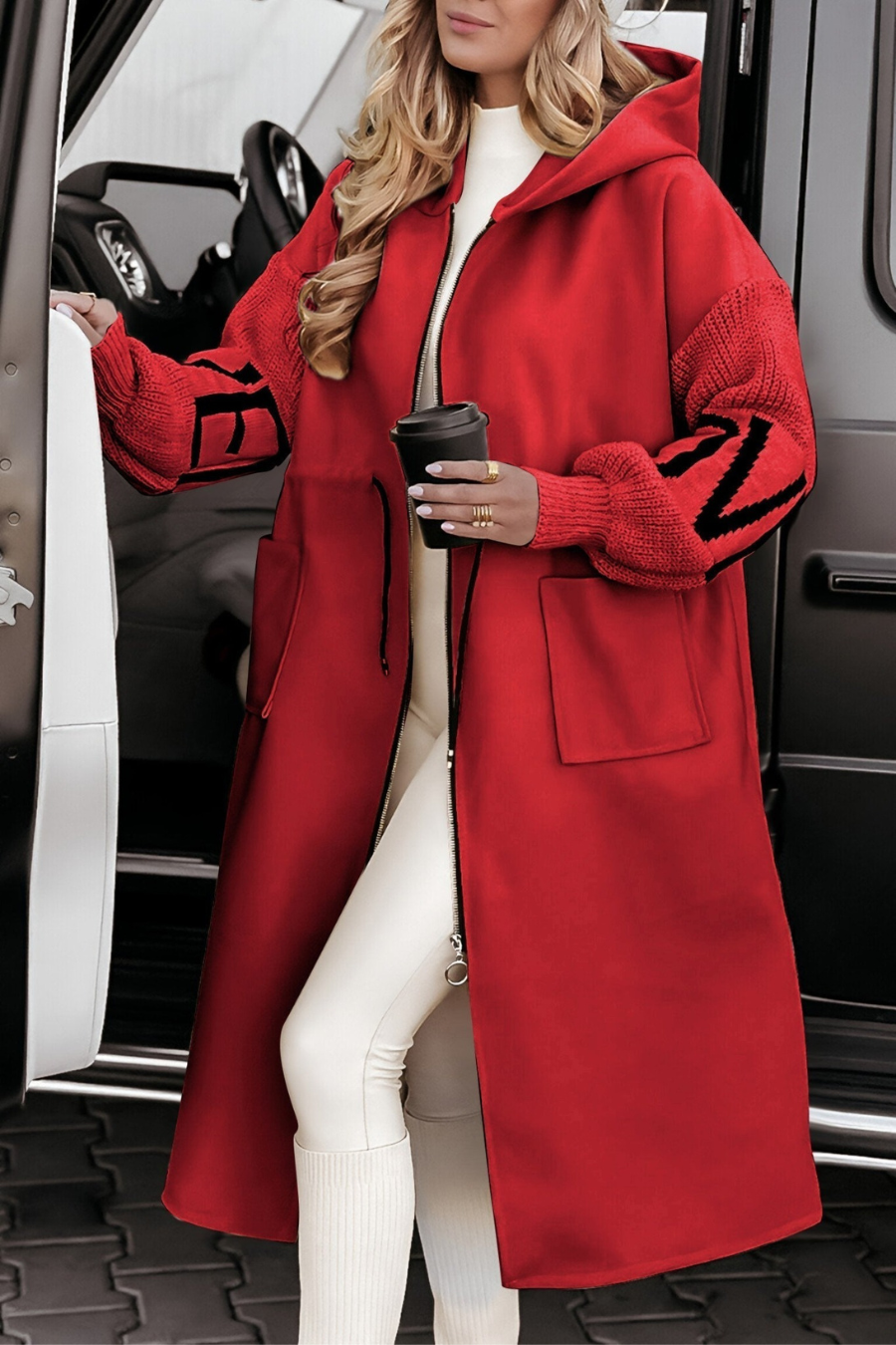 Manteau femme blanc Amélie™ avec manches tricotées, Danoir Paris, style élégant et chaud pour l'hiver.