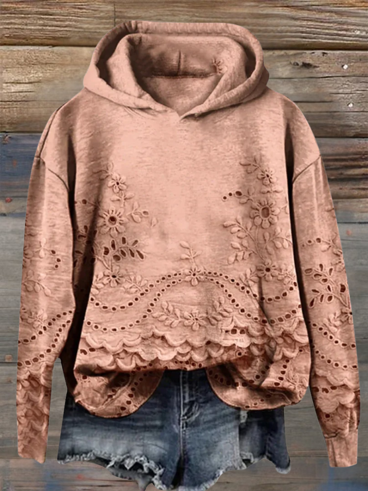 Pull féminin Rose Sofie par Danoir Paris, en coton doux, avec design ludique et contemporain, porté sur mannequin.