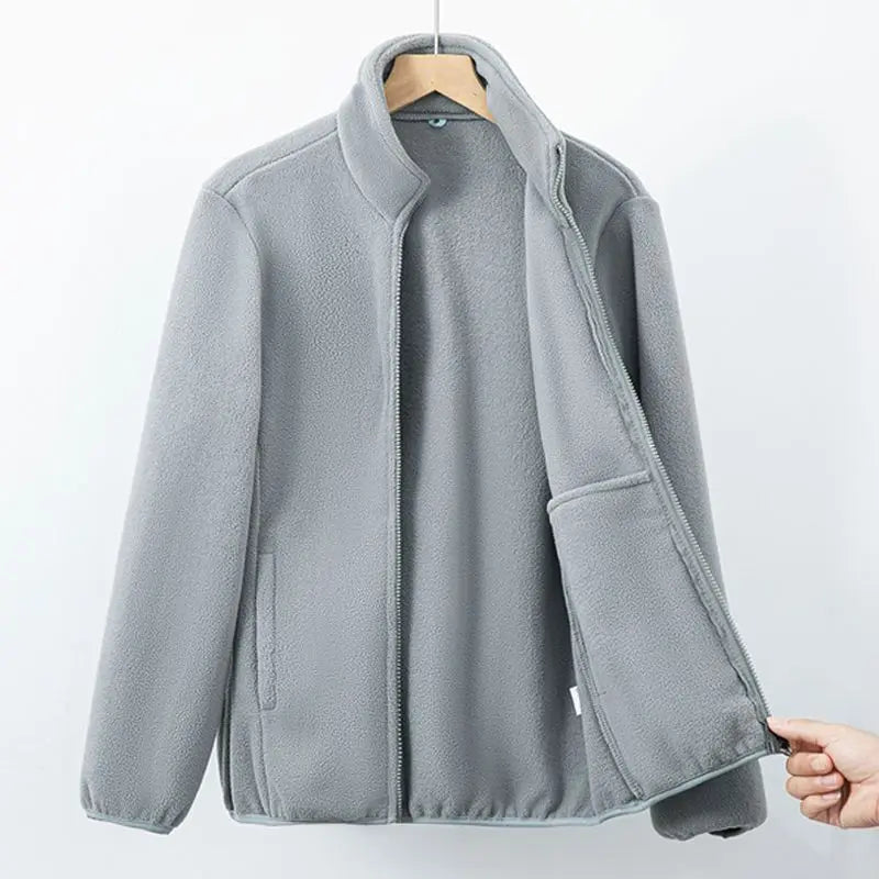 Veste polaire élégante Nora de Danoir Paris en noir, coupe confortable et style sophistiqué, idéale pour l'hiver.