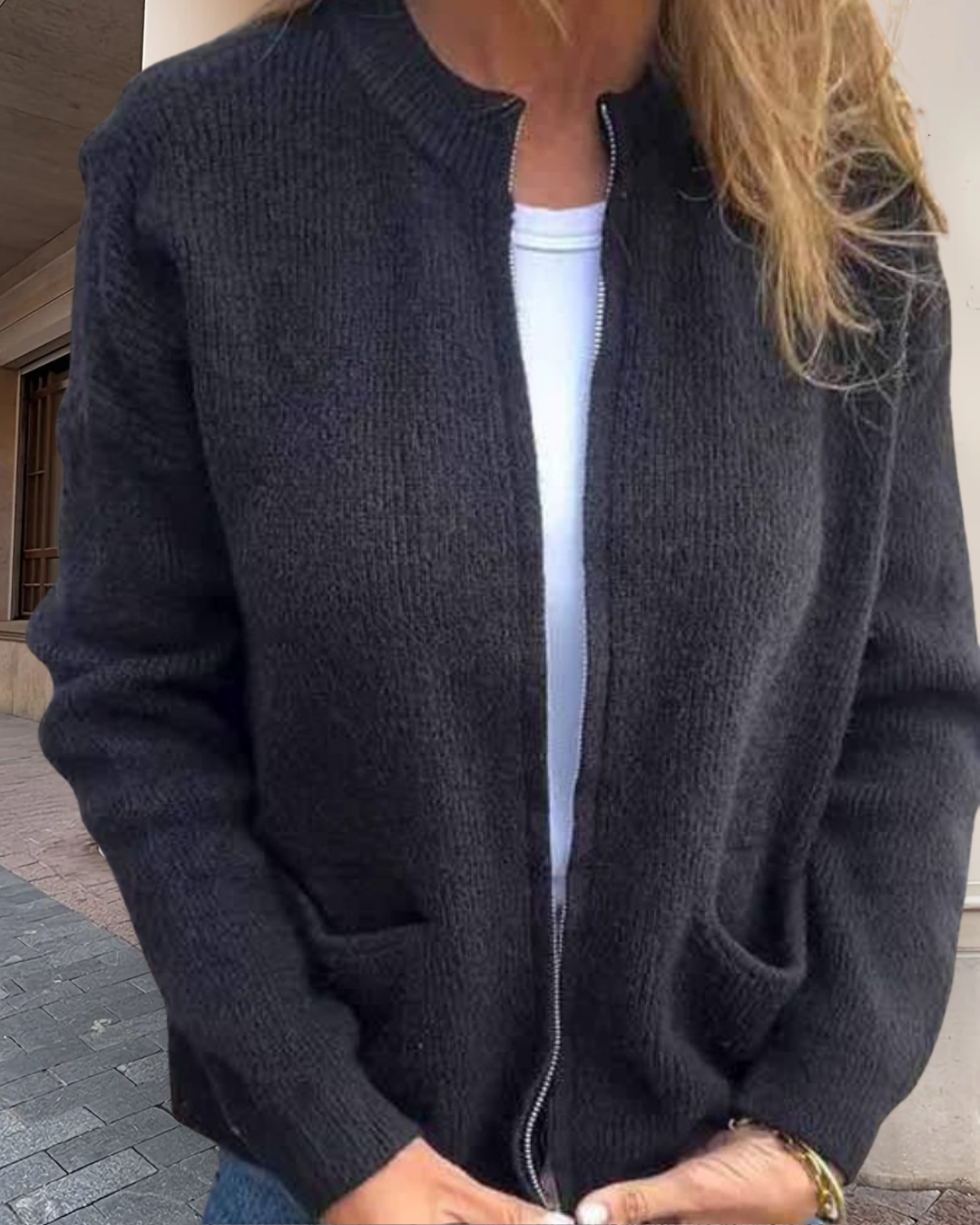 Gilet doux et pratique Sophie de Danoir Paris en gris, taille XL, cousu en tissu confortable pour femme.