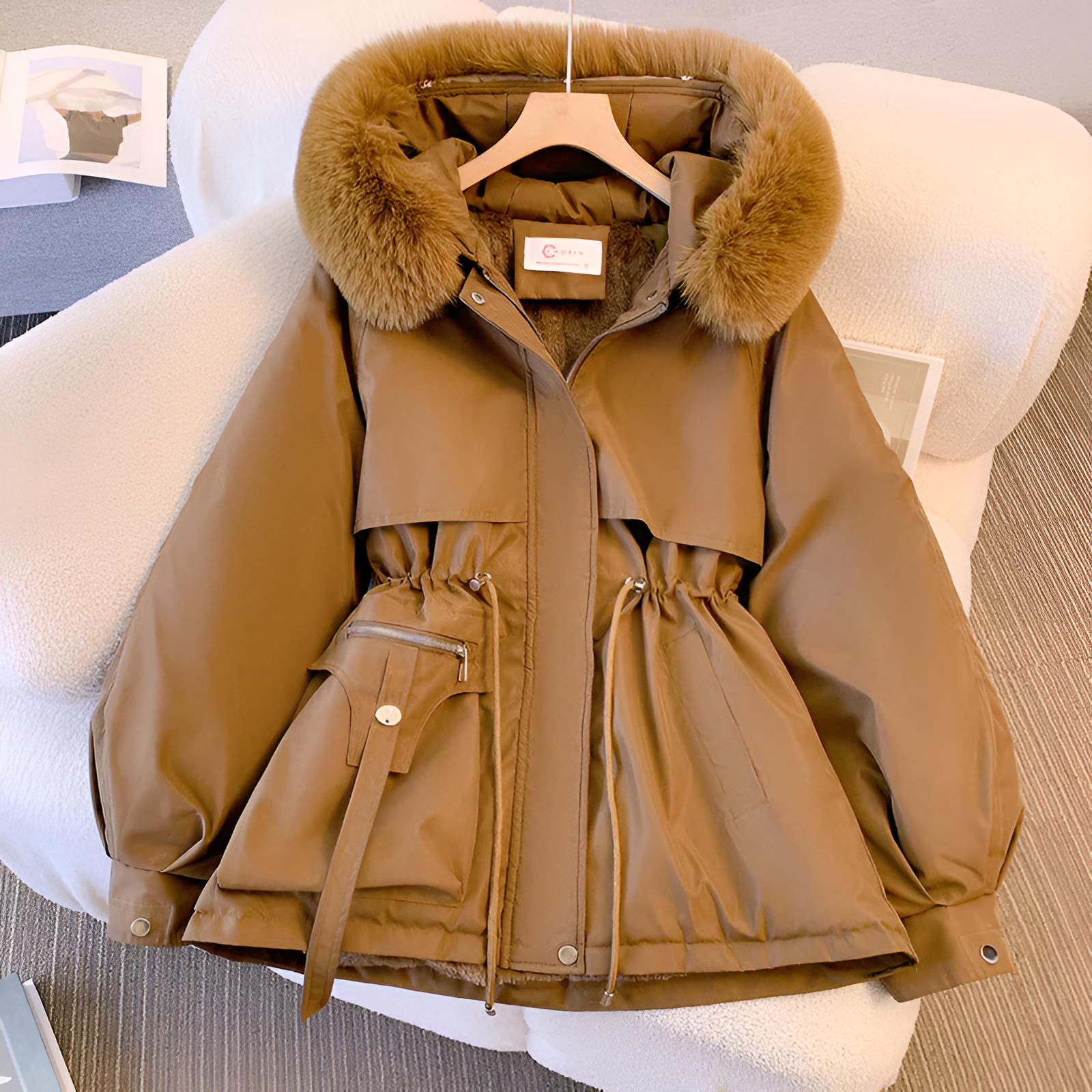 Manteau d'hiver élégant blanc Laluna de Danoir Paris, taille XS, avec coupe raffinée et détails sophistiqués.