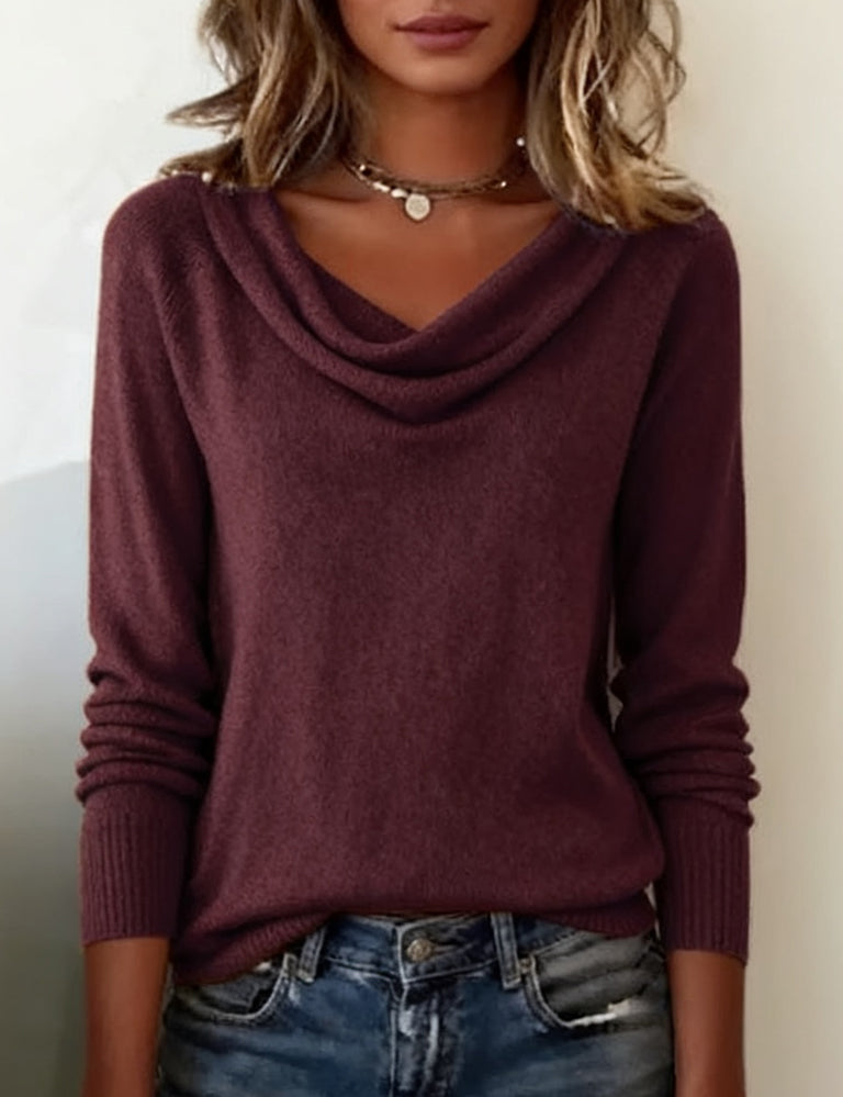 Pull uni gris clair Lina de Danoir Paris, confortable, en tissu doux, porté sur un mannequin, style décontracté.