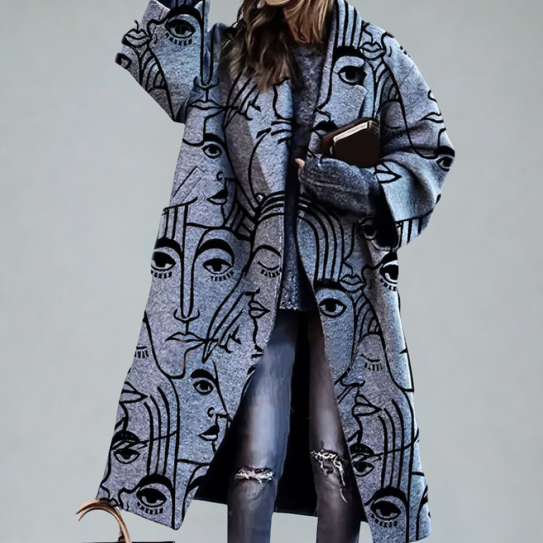 Manteau élégant polyvalent Evelyn de Danoir Paris, couleur variée, vue de face avec col sophistiqué et boutons.