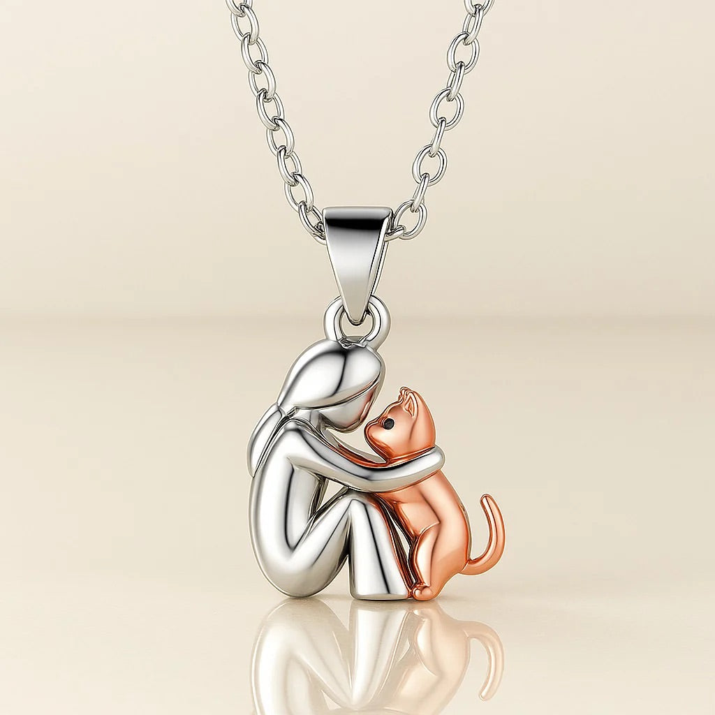 Collier Amour Chat Alva de Danoir Paris avec pendentif en forme de chat rose, élégant et délicat, pour femmes.