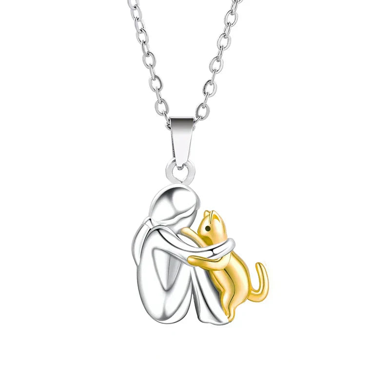 Collier Amour Chat de Danoir Paris, bijou élégant en rose, avec pendentif chat pour femmes.