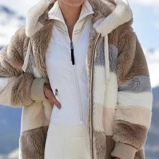 Veste d'hiver élégante Danoir Paris Valorine FR1084 avec rayures bleues, style chic et chaud, vue de face.
