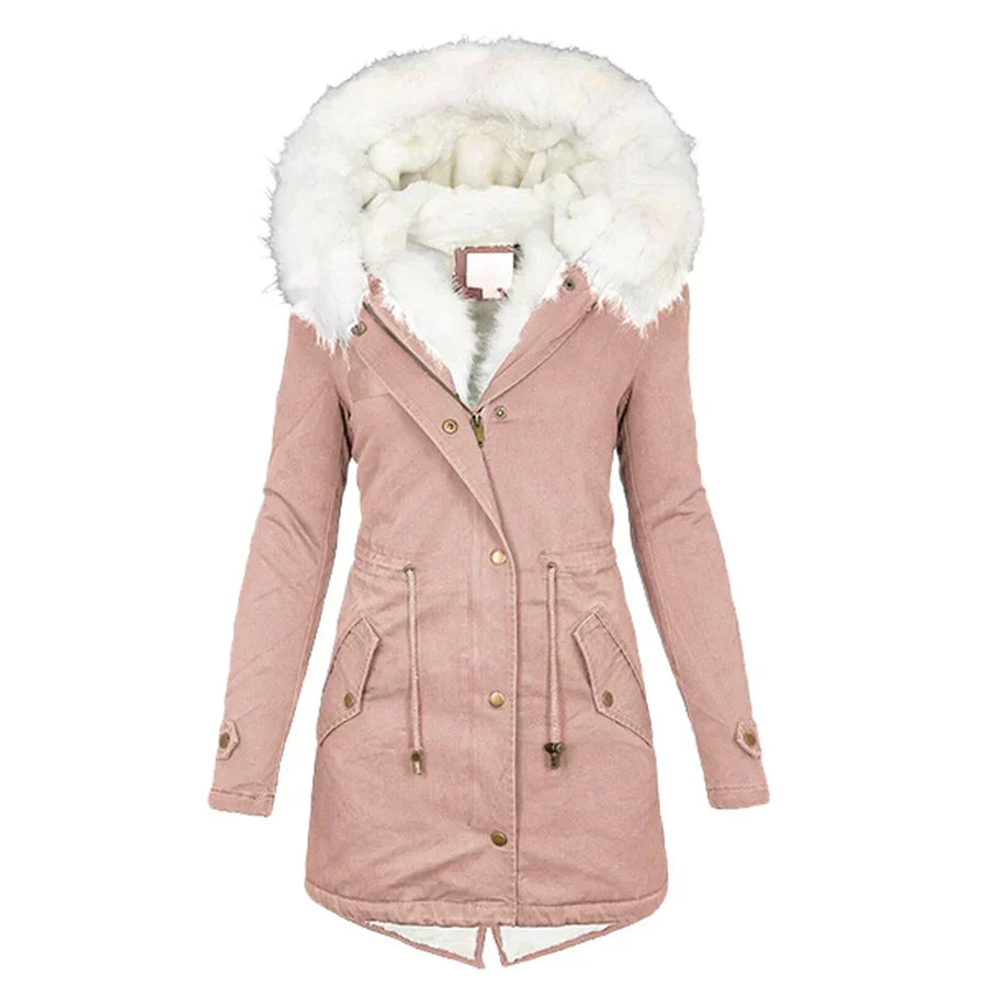 Manteau d'hiver élégant Giulia de Danoir Paris en rose, coupe sophistiquée, parfait pour la saison froide.