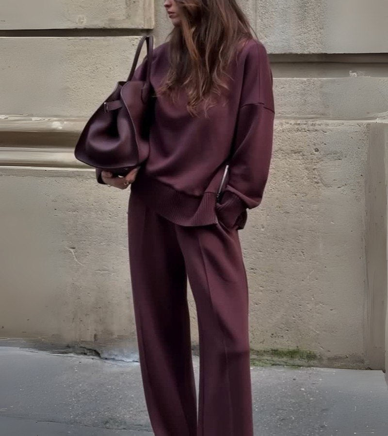 Ensemble Eva doux et élégant de Danoir Paris, rouge, taille S, avec détails délicats, parfait pour un look chic et confortable.