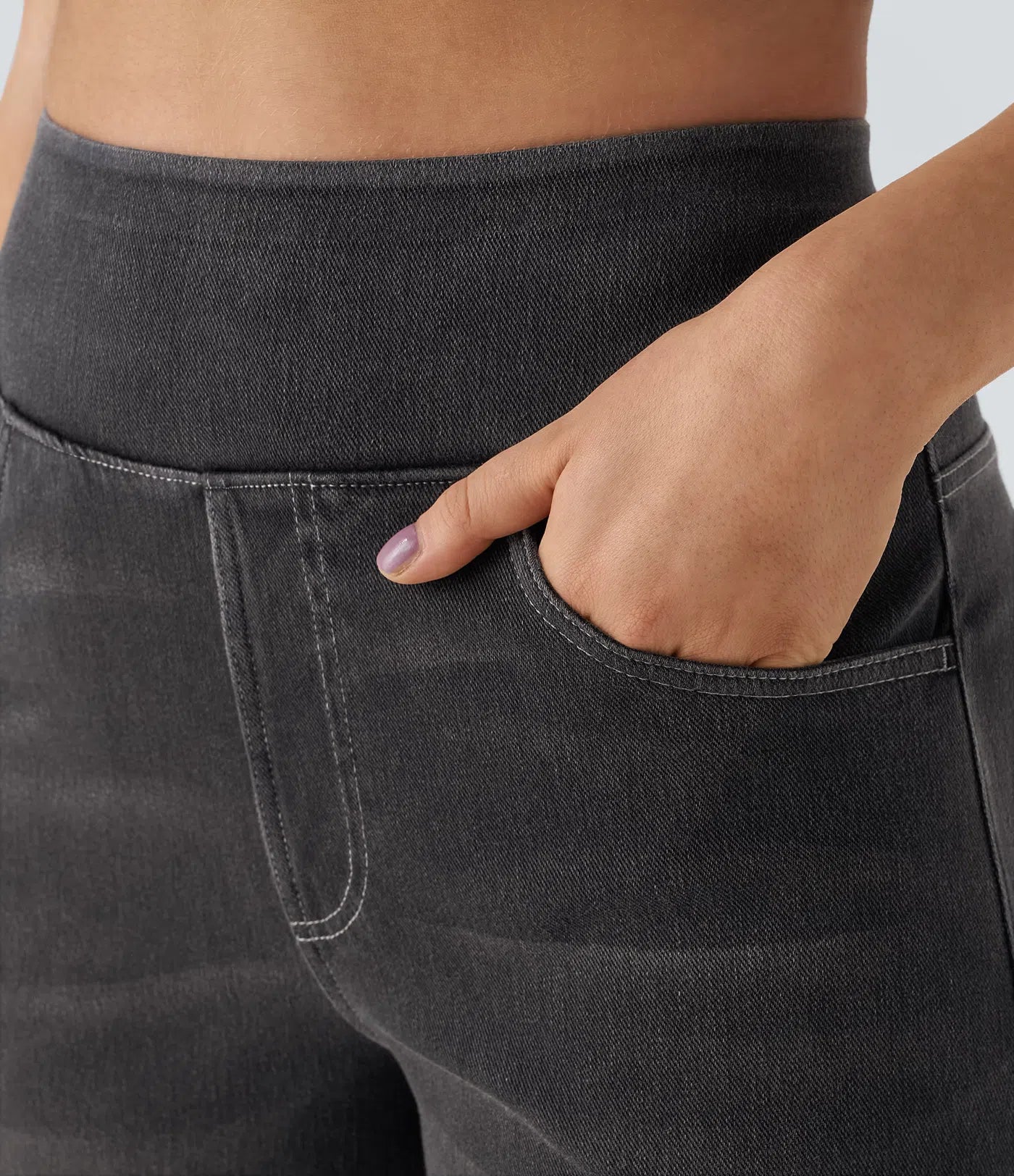 Pantalon Eva Danoir Paris en bleu foncé, style confortable et élégant, pour femme, vue de face.