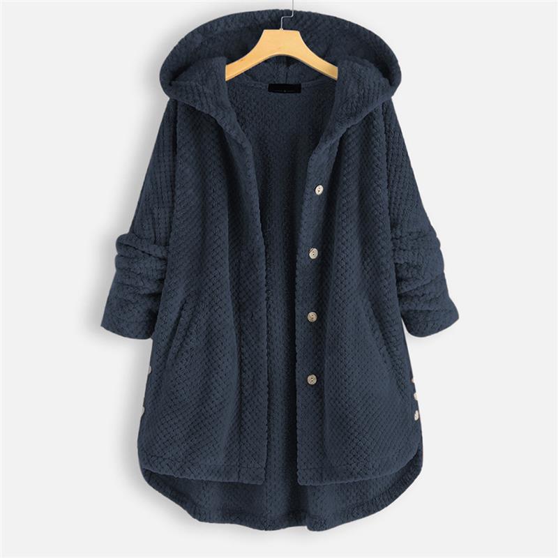 Manteau d'hiver chic Jesse de Danoir Paris en noir, coupe élégante et moderne, porté par un mannequin.