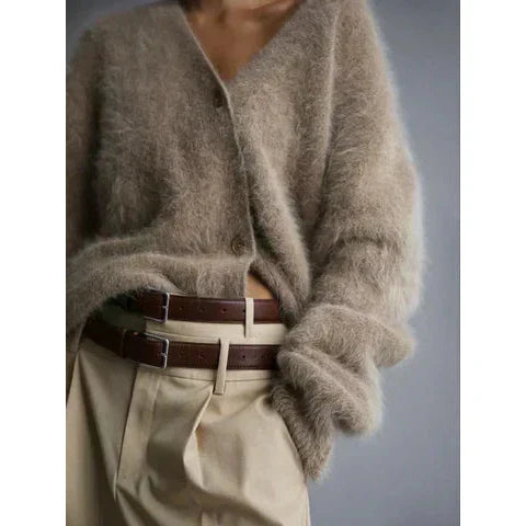 Pull en cachemire beige Daisy de Danoir Paris, style chic et confortable, avec un design élégant et doux.