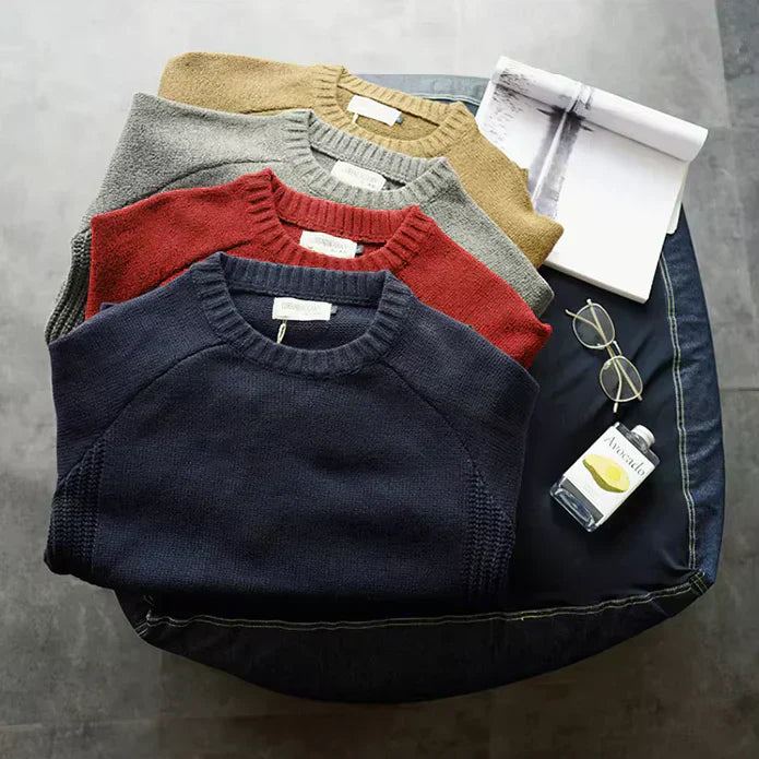 Pull alpin Danoir Paris Steve, confortable, rouge, en laine douce, porté avec col rond, idéal pour l'hiver.