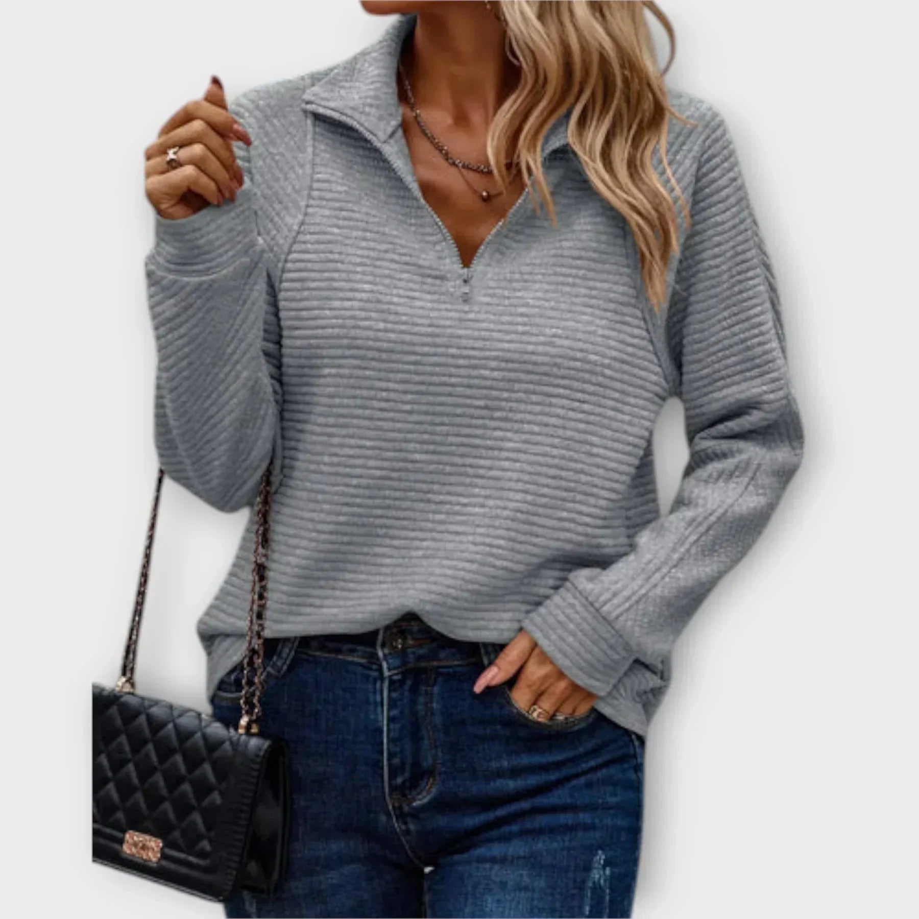 Pull chic et confortable Danoir Paris Olivia en rose, style décontracté et élégant, porté sur un mannequin.