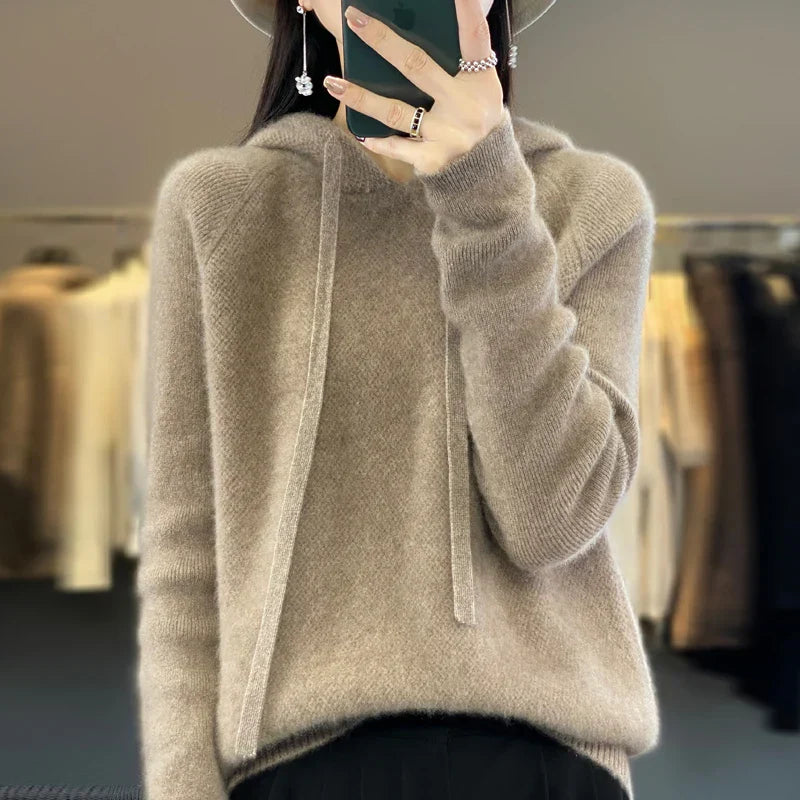 Écharpe Hanna Danoir Paris en mérinos douce, idéale pour l'hiver, couleur rose, image montrant la texture chaude et confortable.
