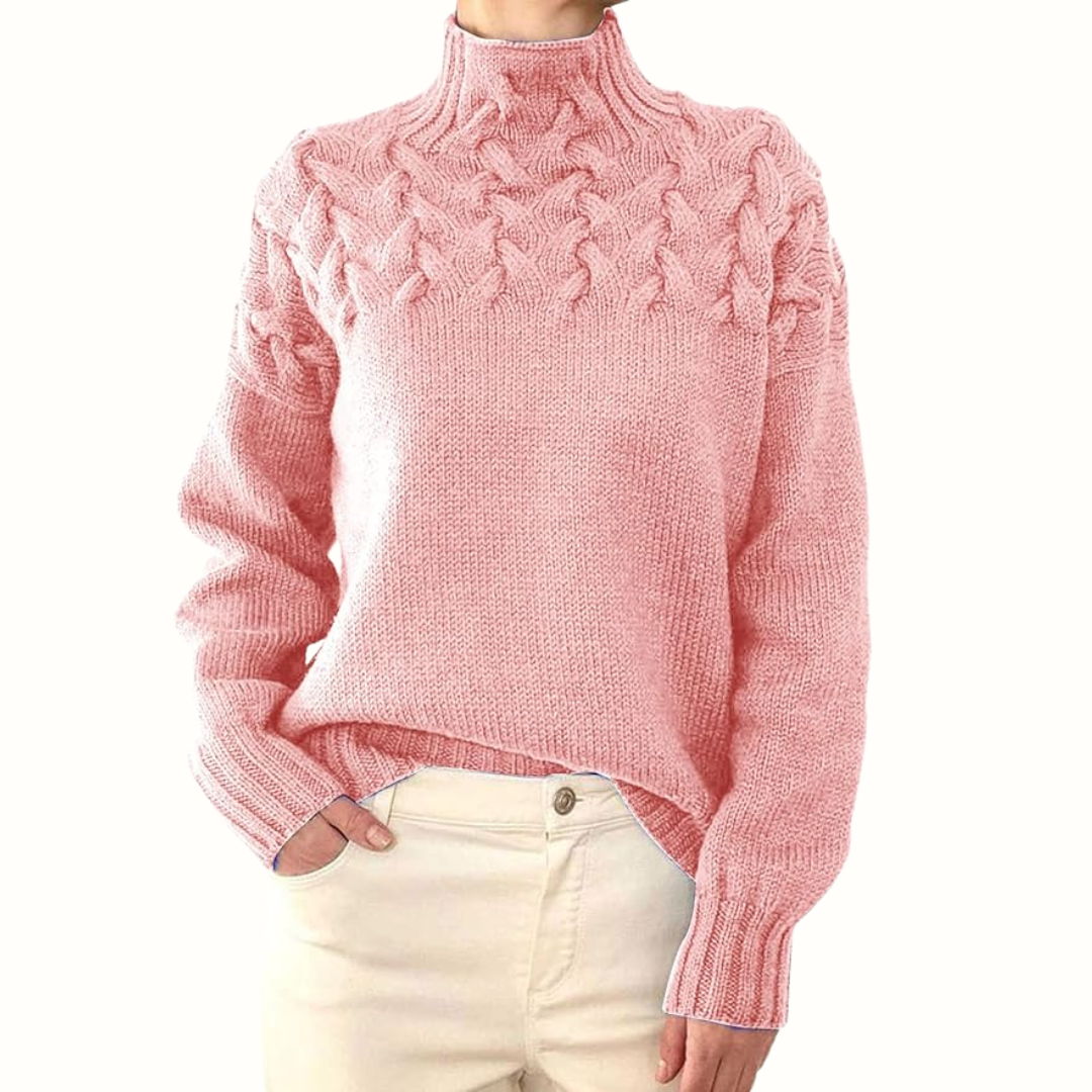 Pull roulé chaud et élégant de la marque Danoir Paris, en bleu ciel, porté par un mannequin.