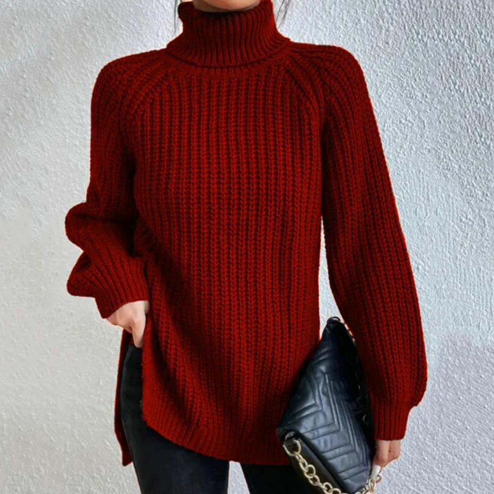 Pull douillet élégant Danoir Paris Averine FR1178 en noir, tissu doux et chaud, porté de manière décontractée.