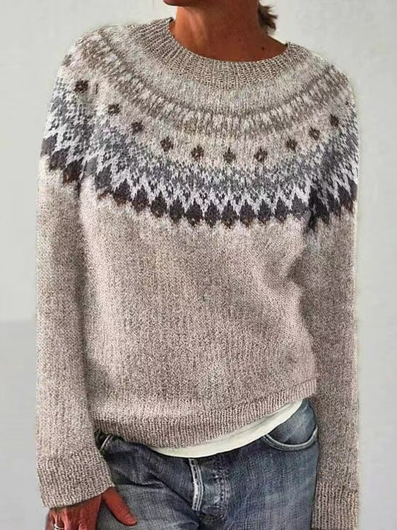 Pull en cachemire Rose Petra de Danoir Paris, élégant, doux et chaud, porté sur un mannequin.