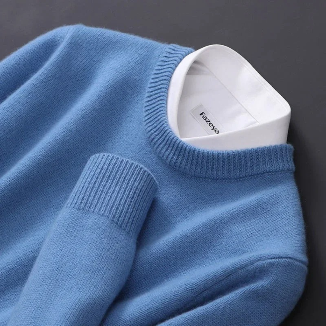 Pull en cachemire noir Thierry de Danoir Paris, élégant, finition douce et tissu haut de gamme visible sur l’image.