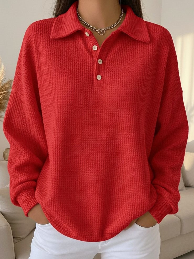 Pull polo rouge Danoir Paris Ava FR1183, doux, élégant, en laine, porté sur mannequin avec col et manches longues.