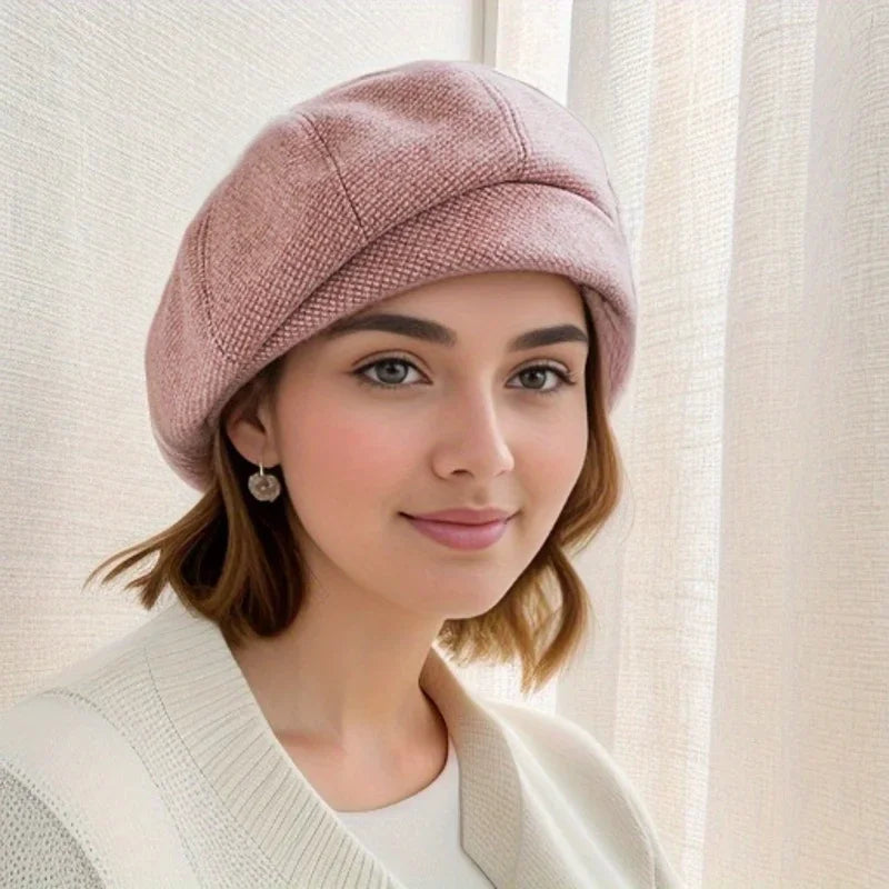 Beret chic marron Laluna Danoir Paris, élégant et tendance, vue de face avec détails en laine, accessoire mode sophistiqué.