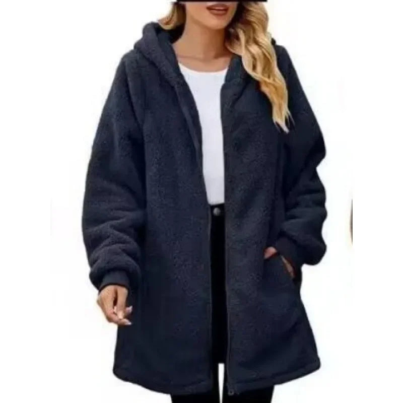 Veste chic intemporelle Annelie de Danoir Paris en noir, coupe élégante, tissu sophistiqué, vue de face en taille XS.