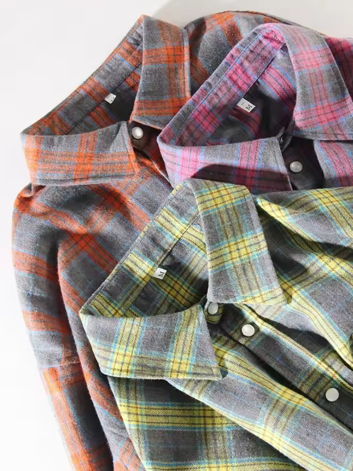 Chemise oversize vintage orange Leandra de Danoir Paris, style décontracté et tendance, parfaite pour un look casual.