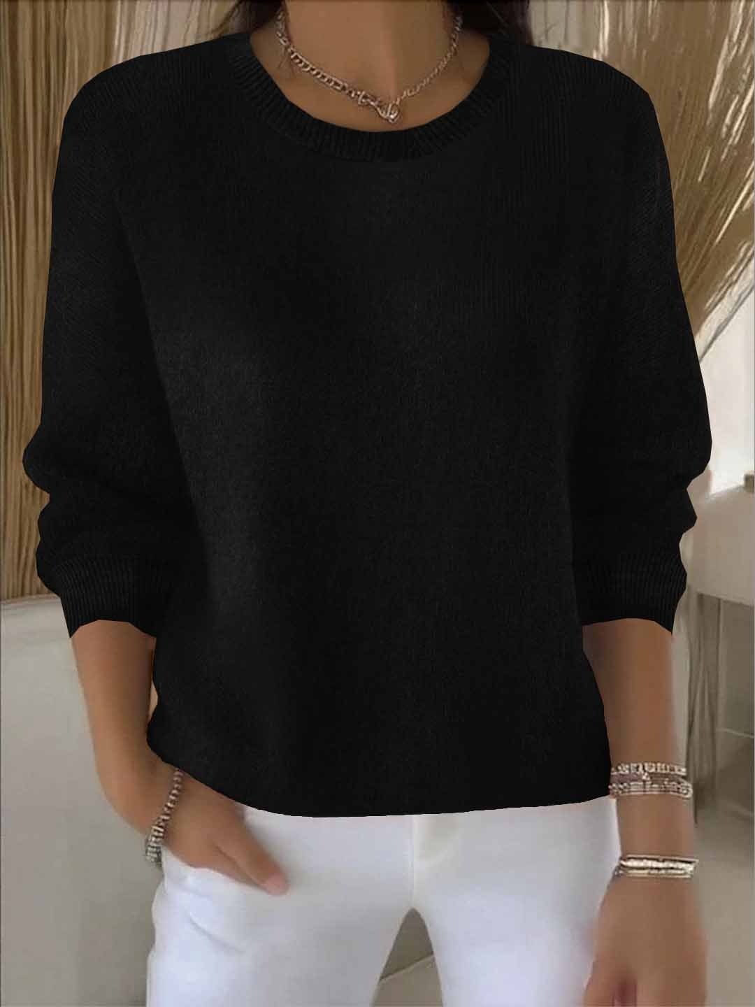 Pull décontracté élégant Faylena de Danoir Paris, en blanc, avec finition douce et style moderne, porté en vue frontale.