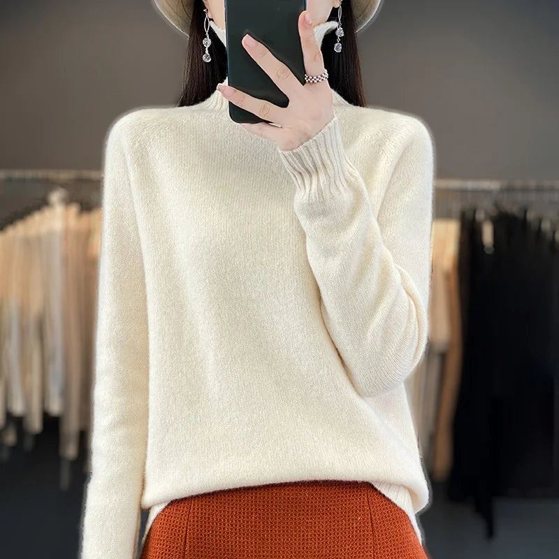 Pull cachemire chic Seraphine de Danoir Paris en camel, gros plan sur la texture douce et élégante en laine fine.