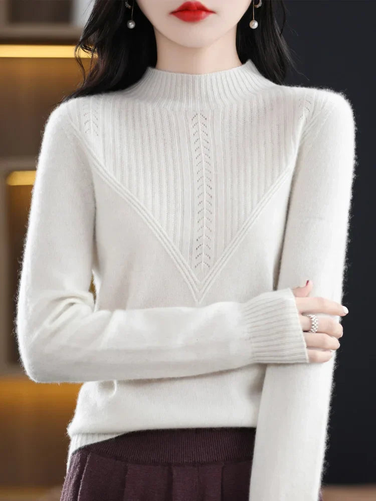 Pull en cachemire violet Liora de Danoir Paris, élégant, doux et confortable, porté sur un mannequin.