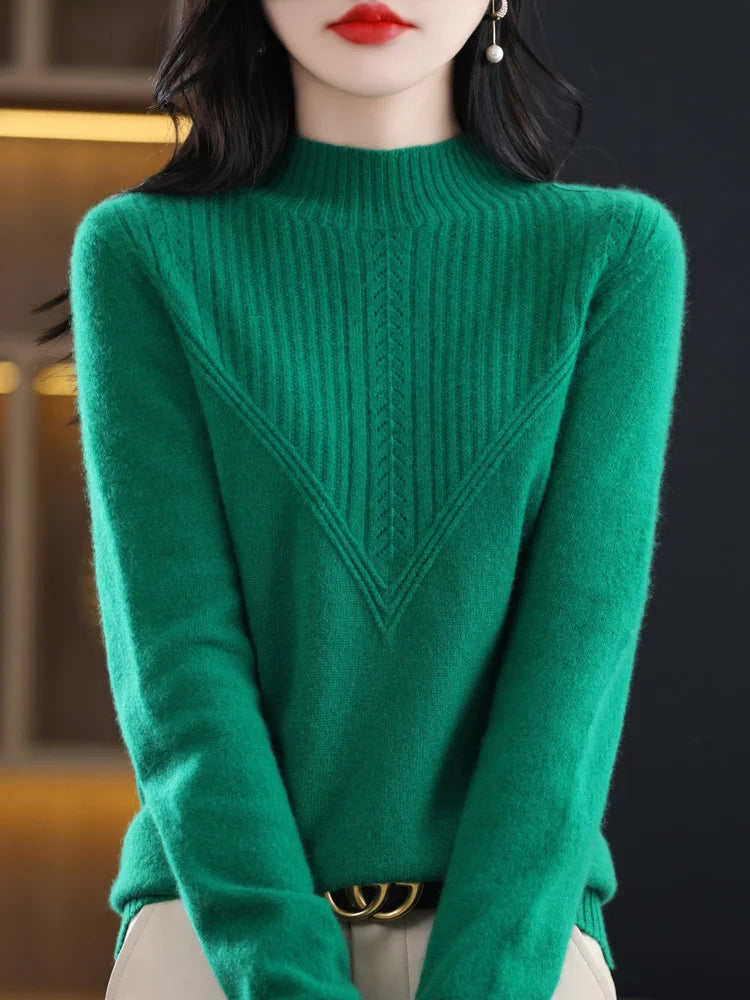 Pull en cachemire violet Liora de Danoir Paris, élégant et doux, porté sur un mannequin, vue de face.