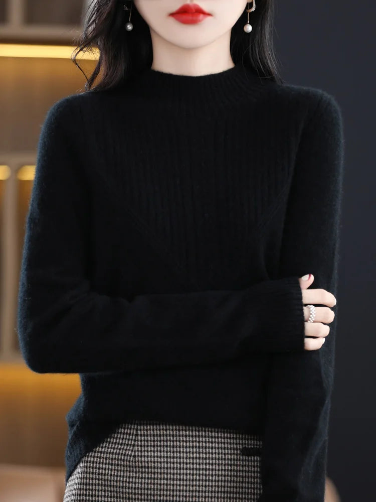 Pull en cachemire violet Liora de Danoir Paris, élégant et confortable, porté en mode décontracté ou chic.