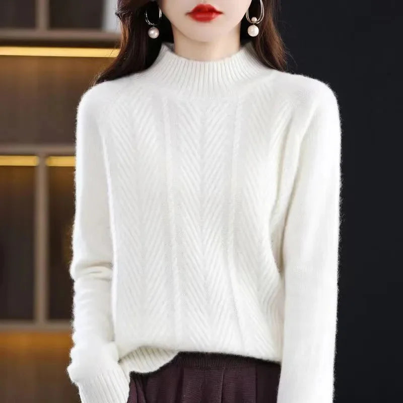 Pull texturé en cachemire blanc Isolde de Danoir Paris, doux et élégant, avec un design moderne et confortable.