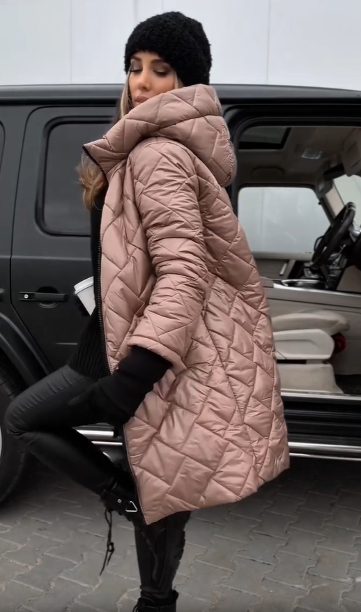 Veste élégante et chaude Danoir Paris Bogna FR1248 en rose poudré, coupe ajustée et finition raffinée.