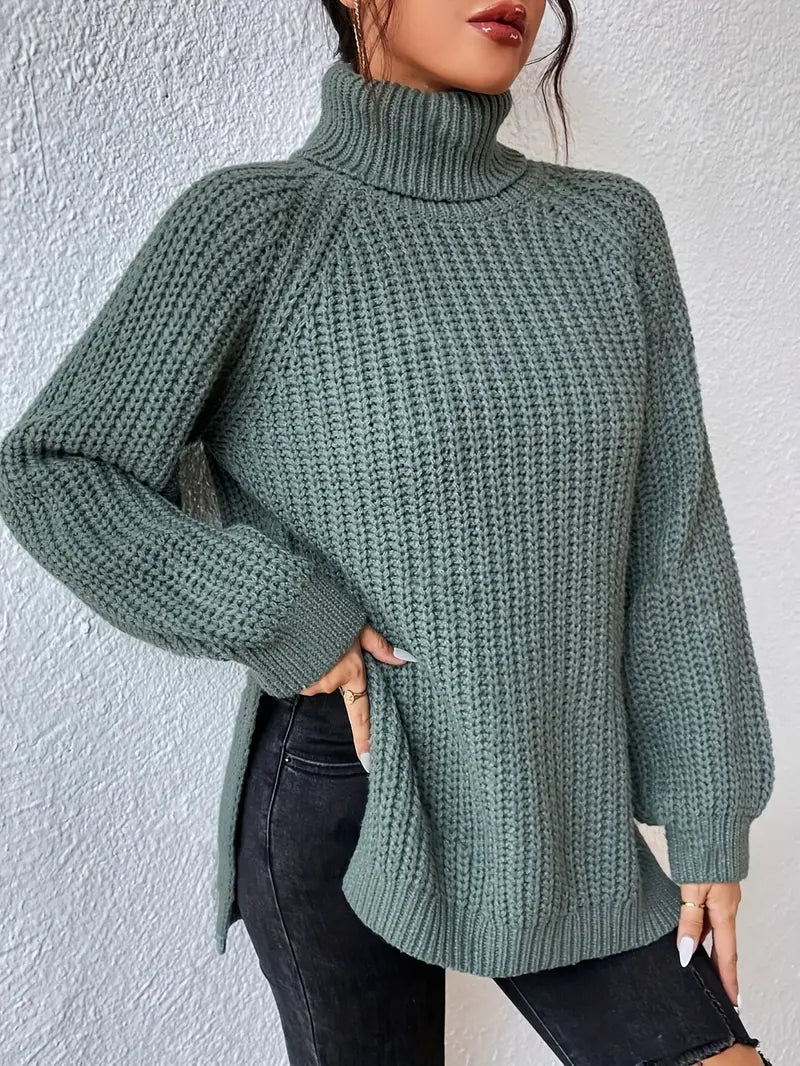 Pull roulé luxe Danoir Paris en lavande vert, douceur et élégance pour un look sophistiqué et confortable.
