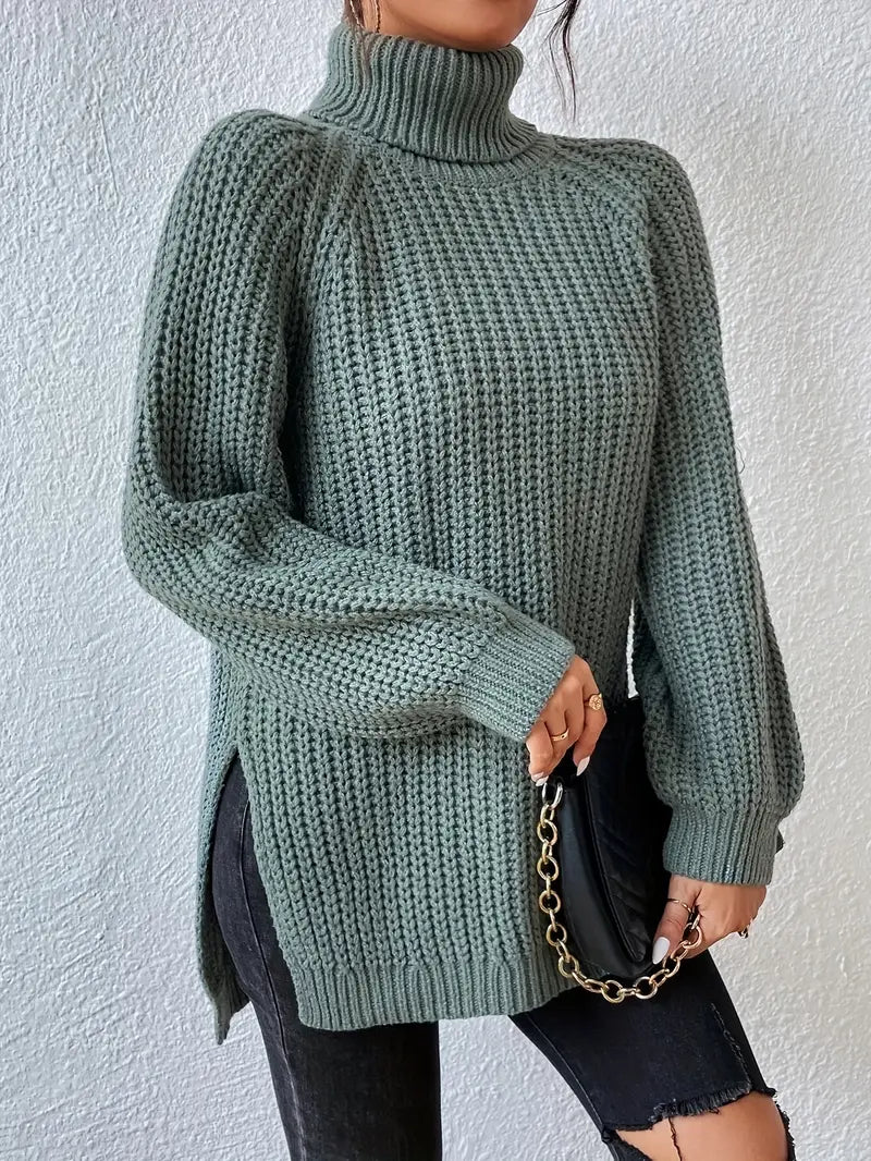 Pull roulé luxe Danoir Paris en laine lavande verte, douceur et élégance, porté sur mannequin.