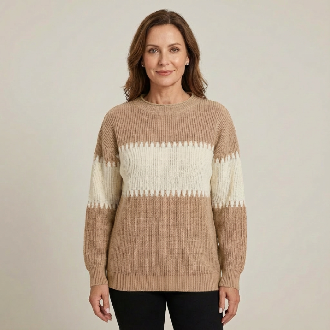 Pull colorblock Danoir Paris Harmony en bleu clair et blanc, style confortable et tendance, vue de face.