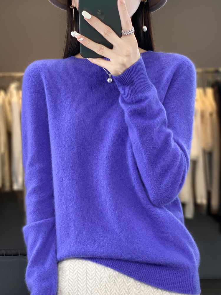 Pull chaud en cachemire turquoise Anette de Danoir Paris, en taille 2XS, doux et élégant, porté sur un mannequin.