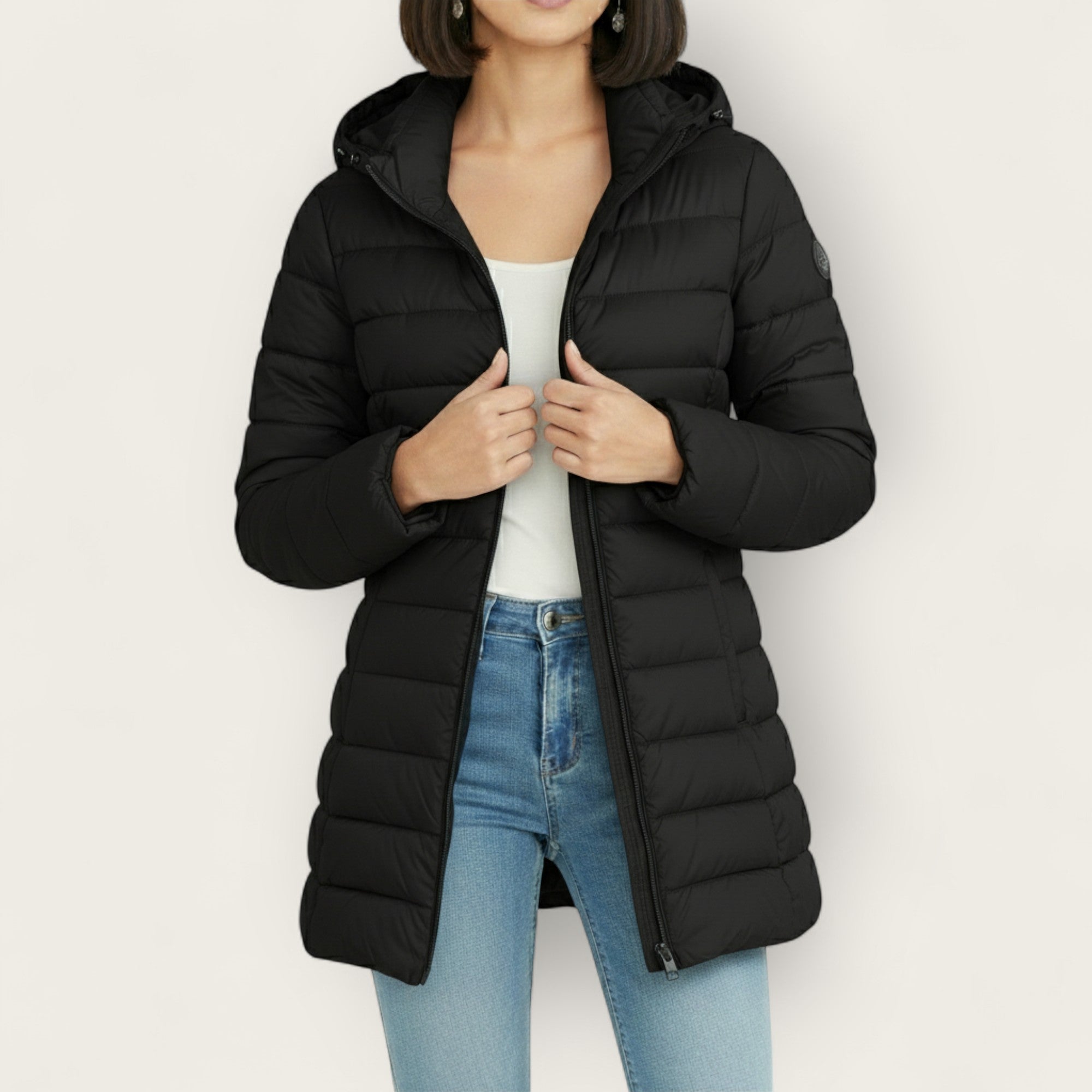 Veste hivernale élégante Eliza de Danoir Paris en gris, style sophistiqué et chaud pour la saison froide.