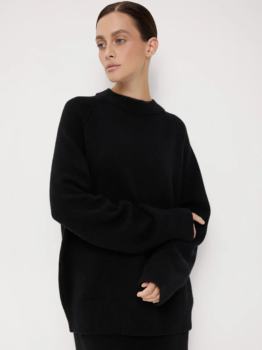 Pull en cachemire camel Coralie de Danoir Paris, élégant, avec un col ras du cou et finition douce.