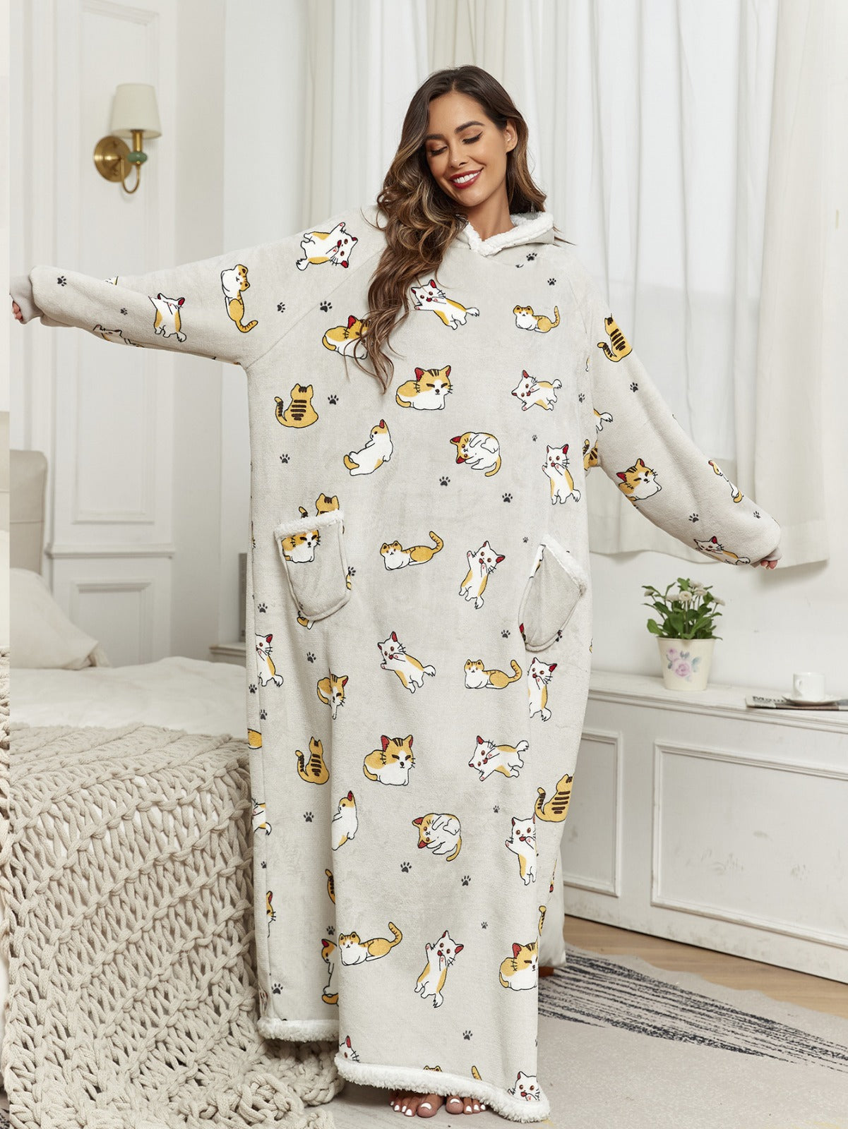Sweat à capuche Danoir Paris AlvaMys, confort douillet avec motif étoiles, en tissu doux et chaud.
