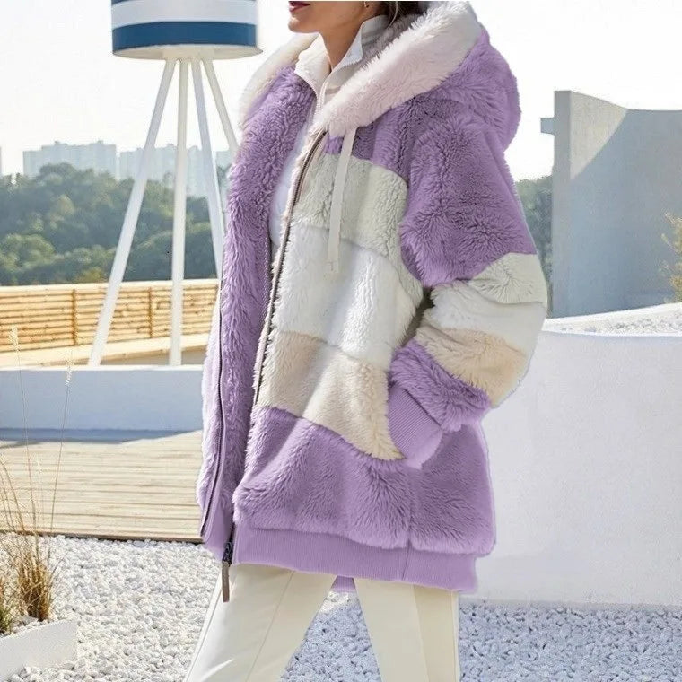 Veste en fleece confortable Arielle de Danoir Paris, couleur bleu, style décontracté, pour femmes.