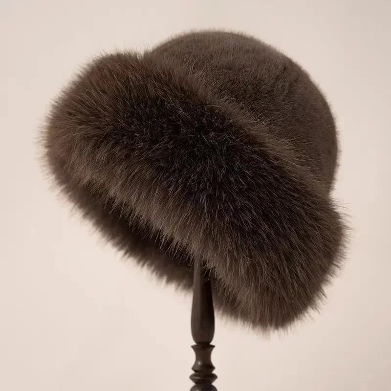 Chapeau d'hiver blanc Abby par Danoir Paris, élégant et chic, en laine douce, pour femme.