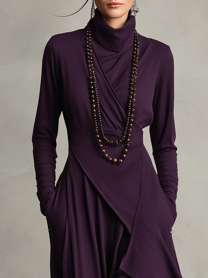 Robe en laine violette Tanya de Danoir Paris, élégante et raffinée, portée en taille XS, visible en détail.