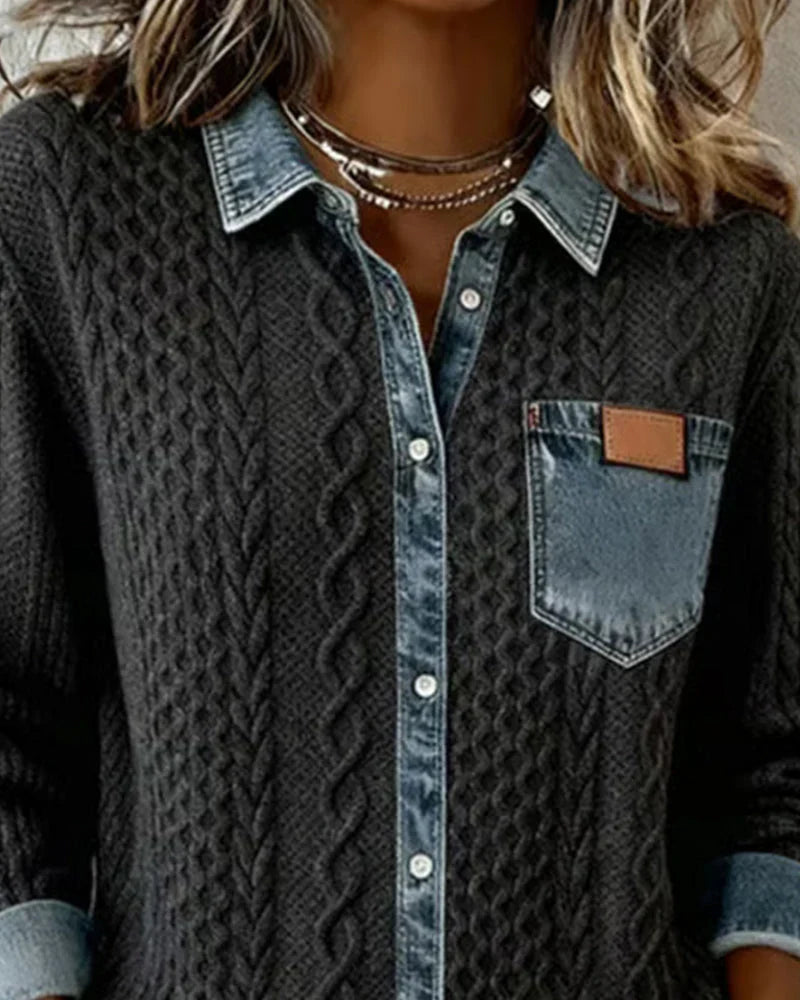 Chemise en denim noir Simone de Danoir Paris, style audacieux, avec col classique et manches longues, portée sur un mannequin.