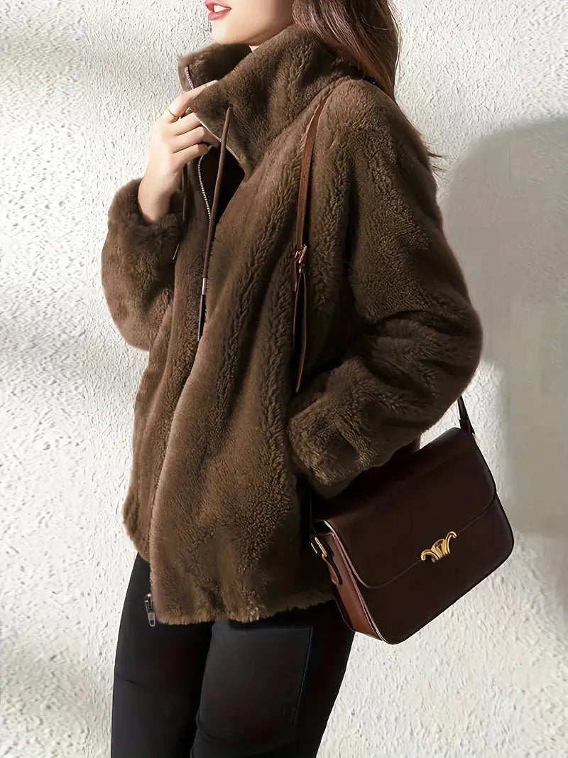 Veste fleece élégante rouge Maliza de Danoir Paris, style sophistiqué et confort pour femme.