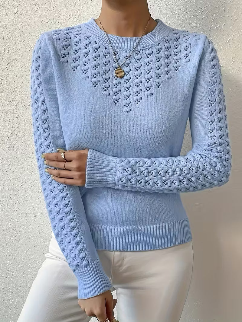 Pull élégant en tricot bleu Shannen de Danoir Paris, coupe ajustée, détails sophistiqués, taille XS, visible sur mannequin.